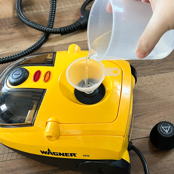 HR Adding water to steamer