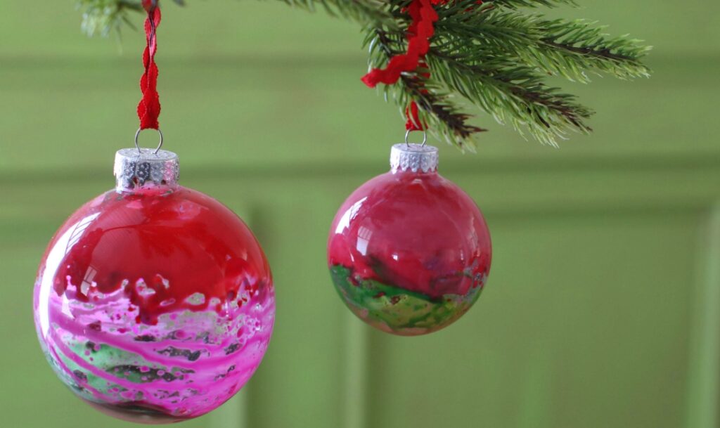 Step 8 Add finishing touches to the ornament 1.jpg